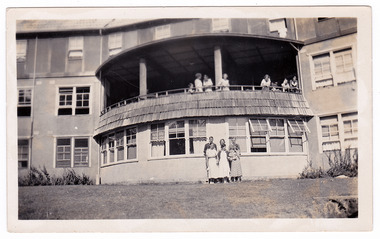 A black and white photograph taken at Mary-Lyn Guest House in Marysville. Mary-Lyn was part of the Mary Chain of guest houses built by Eric Dowdle in the Depression years.