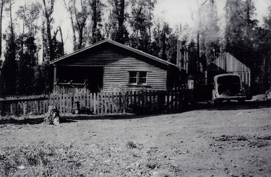 A copy of a black and white photograph of one of the mill houses at the Andersons No. 2 mill near Marysville. The original photograph was taken in the 1940s.