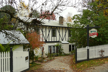 A digital copy of a colour photograph of Kerami Guest House in Marysville.