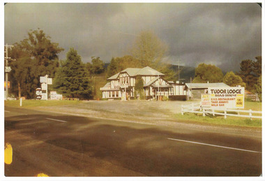 A colour photograph of Tudor Lodge Roadhouse in Narbethong in Victoria.