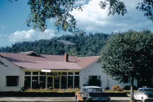 A colour photograph of the Cumberland guest house in Marysville. The photograph was taken in the late 1950s to early 1960s.