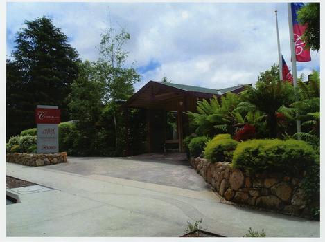 A colour photograph of the front entrance to The Cumberland guest house in Marysville. The photograph was taken during a carers' retreat which took place from 16th to 19th January 2009, just before the 2009 Black Saturday bushfires in the February.