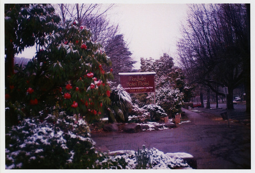 A colour photograph of the Marysville Hotel Motel in Marysville.