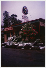 A colour photograph of the Marysville Hotel Motel in Marysville.