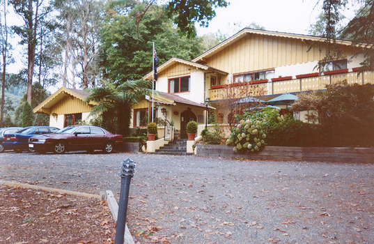 A digital copy of a colour photograph of the main entrance of Kerami Gardens Resort in Marysville. The original photograph was taken in 2008.