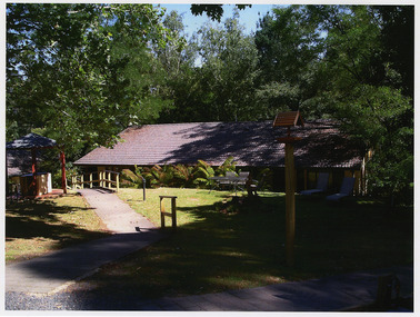 A colour photograph taken at Kerami Gardens Resort in Marysville. The photograph is of one of the buildings at the resort.