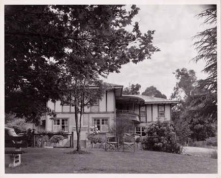 A black and white photograph of Mary Lodge Guest House in Marysville.