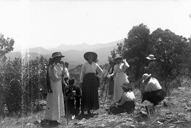 A digital copy of a black and white photograph of a group of guests who were staying at Kooringa guest house in Marysville. The original house was built in 1914 for Frederick Webb by the Cuzens Brothers. The original photograph was taken in the 1930s.