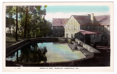 A colour tinted postcard from Marylyn Guest House in Marysville. Marylyn was a part of the Mary Chain of guest houses built by Eric Dowdle in the Depression years. The postcard was produced by the Rose Stereograph Company as a souvenir of Marysville. On the reverse is a hand-written message.