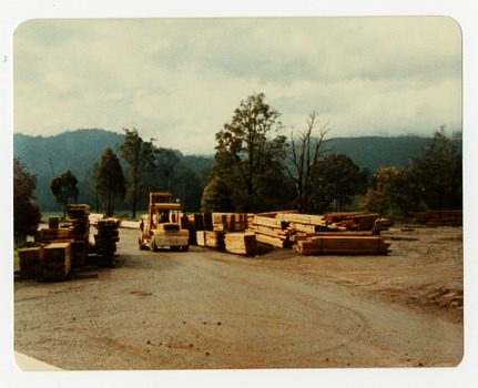 A colour photograph taken at Sunds Bros Sawmill in Marysville. Sund's Sawmill (historically operated by Arthur & John Sund and often referenced locally as Sund Stenco) was a prominent mid-century timber mill located in Marysville, Victoria. It played a central role in the region's booming post-war logging era. 