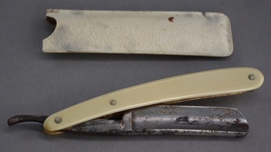 Razor, Cut Throat, case