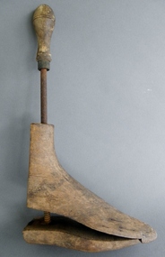 Shoe stretcher