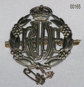Badge, Brooch