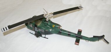 Helicopter, Model
