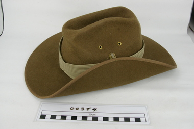 Hat, Felt, Mountcastle Pty Ltd, May 2005