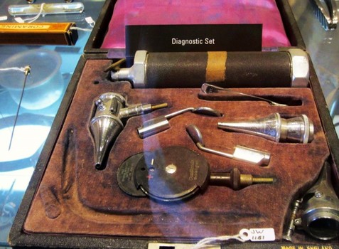 Closer view of Diagnostic Kit instruments. One piece is missing.