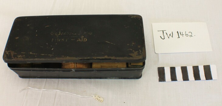 First Aid in Accidents Tin Box - Top View