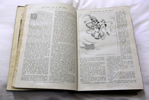 Example of pages - The First Men in the Moon H. G. Wells with illustration 