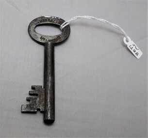 Vertical view of Old Ararat Gaol key