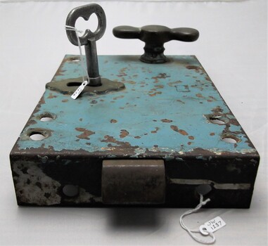 Side View Door Lock and Latch Bolt