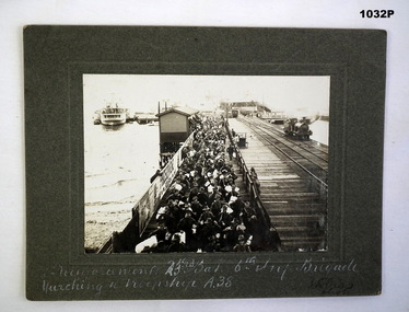 Photograph showing troops on a wharf WW1