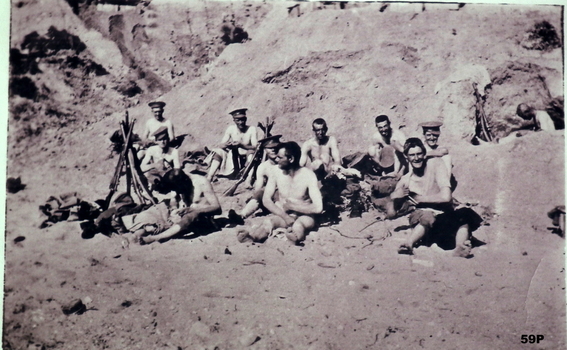 Soldiers on Gallipoli cleaning themselves up