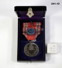 Japanese medal, member of the Red Cross WW1