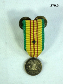 Miniature medal Vietnam with one star