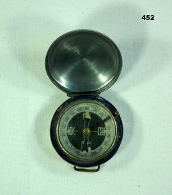 Small Japanese compass WW2 era