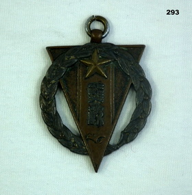 Medal Japanese, wreath and triangle shape
