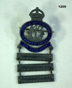 Female relative badge with 3 bars.