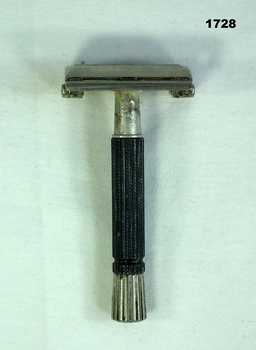 Metal safety razor Army issue