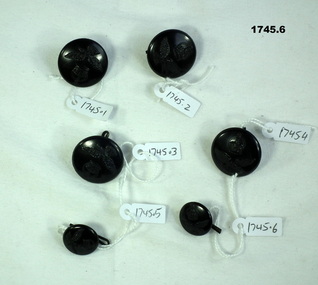 Large and small RAAF uniform buttons