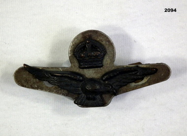 RAAF metal wings and crown WW2
