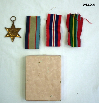 Medal , ribbons, container RAAF WW2