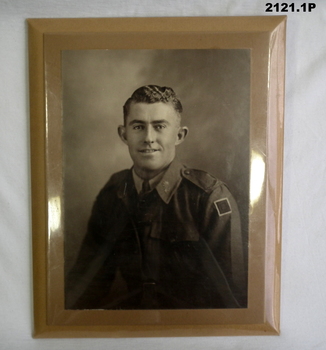 Sepia photo of an AIF soldier WW2