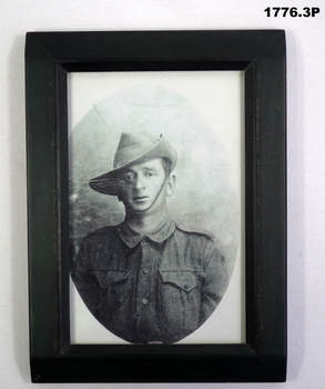 Photograph WW1, one of three brothers.