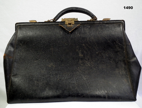 Nurses valise from 1939. - 45 era.