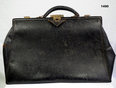Nurses valise from 1939. - 45 era.