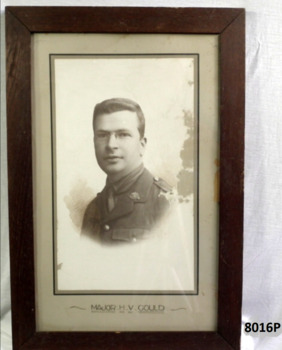 Framed photo of a WW1 soldier KIA.