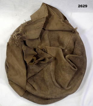 carry bag for Lewis Gun ammunition.