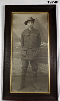 B & W photograph of a WW1 soldier.
