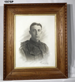 B 7 W photograph portrait of a WW1 soldier.