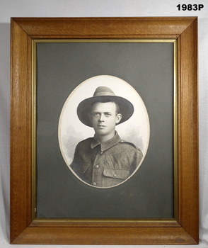 B & W portrait photo of a WW1 soldier.