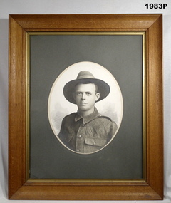 B & W portrait photo of a WW1 soldier.