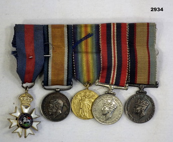Miniatures medals distinguished service WW1 WW2