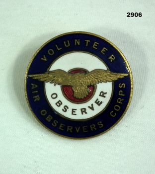 Round badge Volunteer Air Observer.