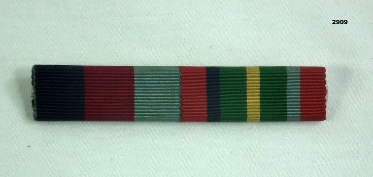 Pair of WW2 service ribbons on bar.