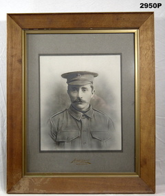 photo framed of a soldier DOW’s WW1.