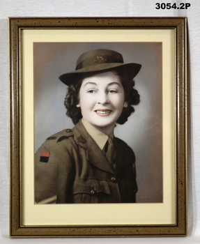 Photograph portrait of a WW2 service women.